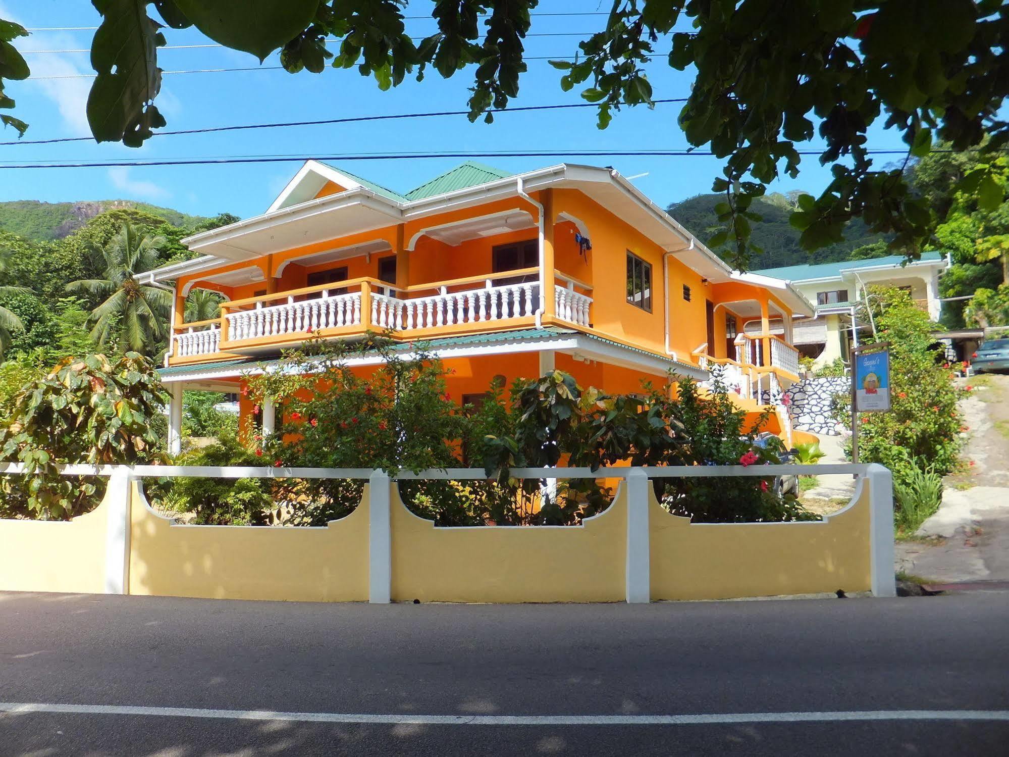 Georgina'S Cottage Beau Vallon  Bagian luar foto